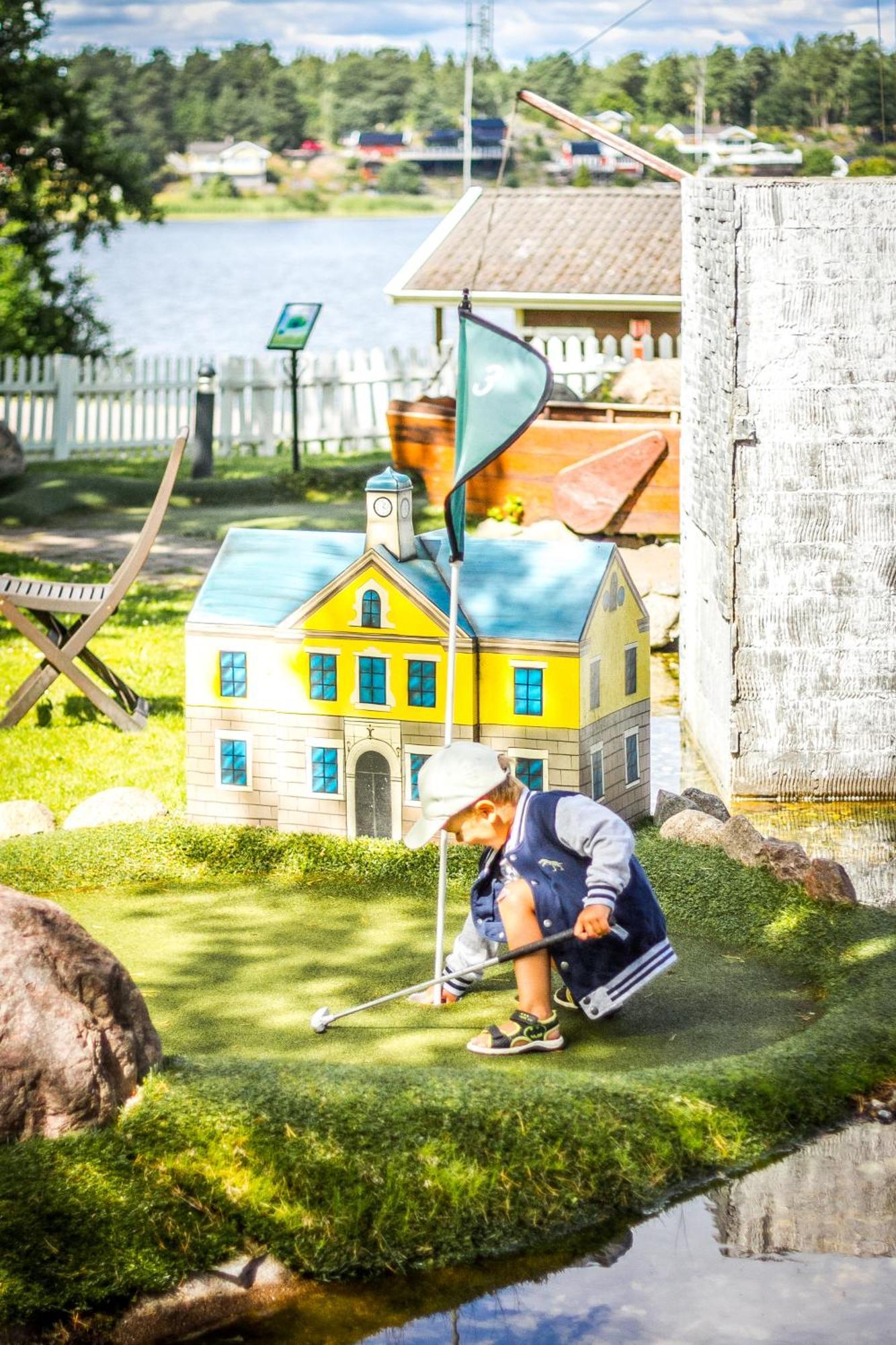 Kristinehamn Herrgardscamping & Stugor Exterior foto